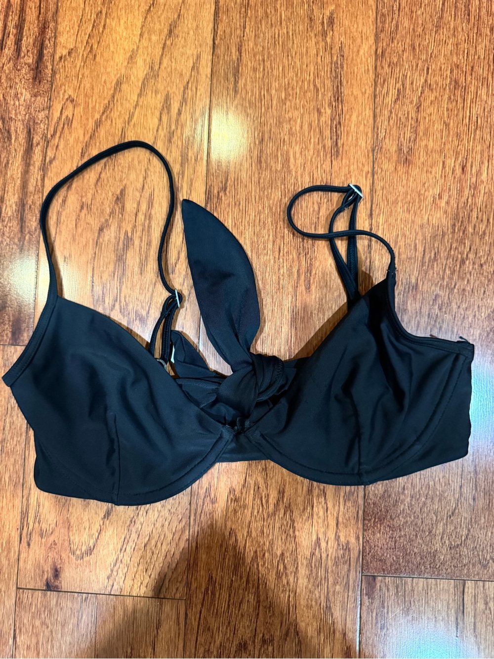 Abercrombie Black underwire bikini top size Medium